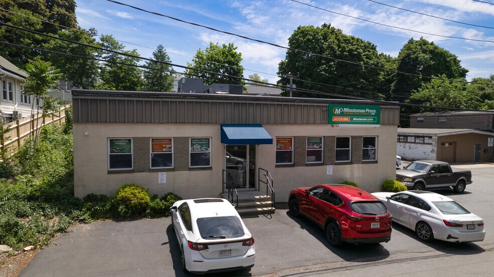 More Photos Of 40 Oval Rd, Quincy Industrial For Lease