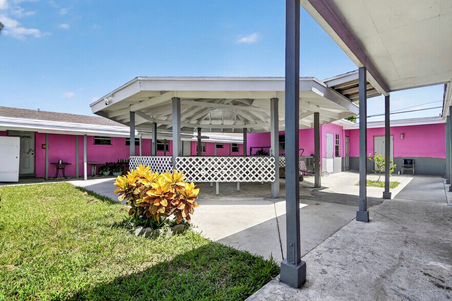 More Photos Of Blue Heron Blvd - 40 Bed Licensed Independent Living Facility, Riviera Beach Healthcare For Sale
