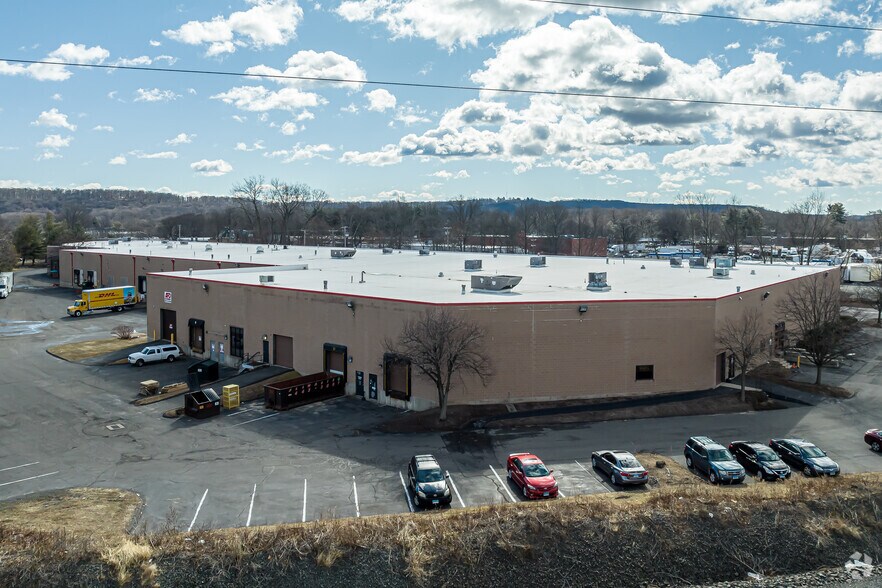 More Photos Of 141 South St, West Hartford Light Manufacturing For Lease