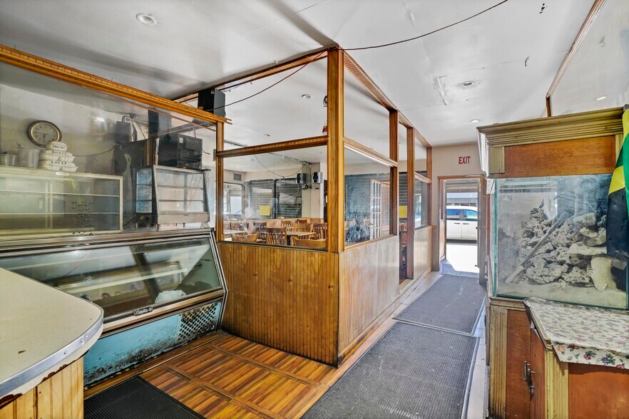 More Photos Of 5013 Avenue D, Brooklyn General Retail For Sale