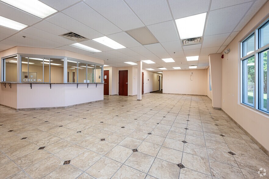 More Photos Of 14055 Seaway Rd, Gulfport Medical For Lease