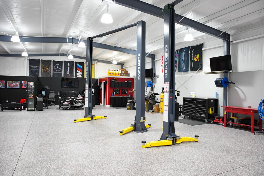 More Photos Of 2319 Guava Dr, Edgewater Warehouse For Sale