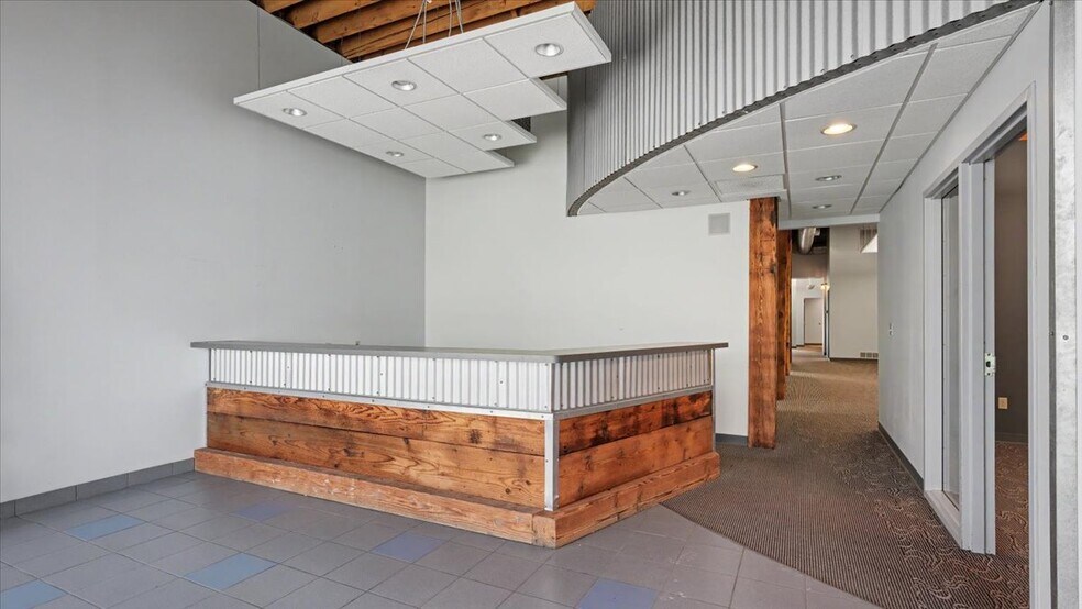 More Photos Of 102 Walnut St, Winona Office Residential For Sale