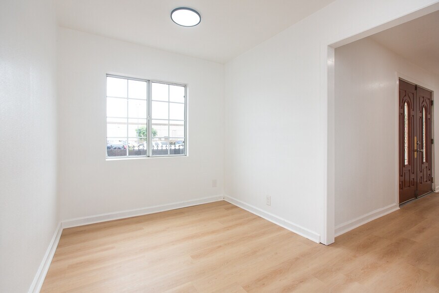 More Photos Of 14425 Prairie Ave, Lawndale Office Residential For Sale