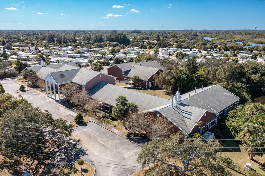 More Photos Of 4400 Dixie Hwy NE, Palm Bay Schools For Sale