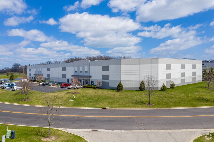 Primary Photo Of 10795 72nd Ave, Pleasant Prairie Warehouse For Lease