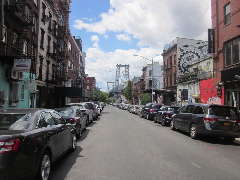 More Photos Of 102 S 6th St, Brooklyn Office For Lease