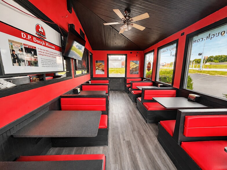 More Photos Of 215 W Lincoln Hwy, Dekalb Restaurant For Lease