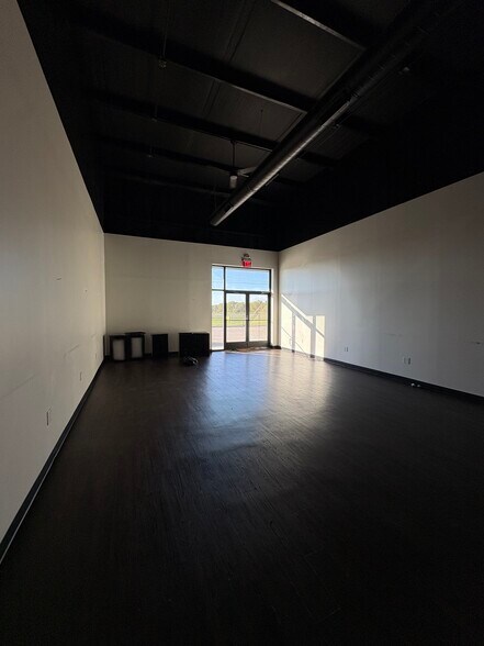 More Photos Of 1010 Technology Way, Waxahachie Freestanding For Lease