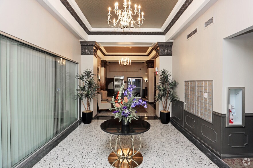 More Photos Of 1913 Farnam St, Omaha Apartments For Lease