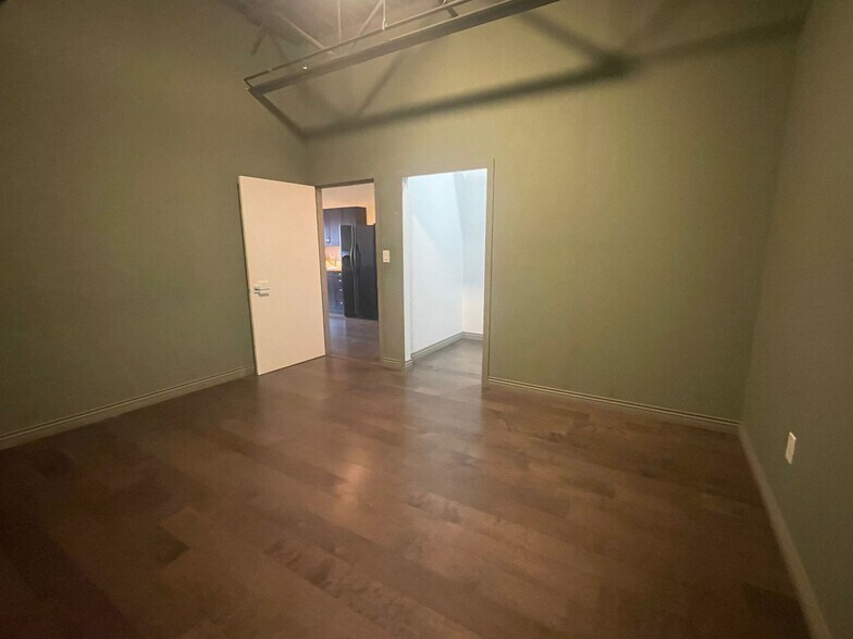 More Photos Of 18669 52nd Ave, Surrey Warehouse For Sale