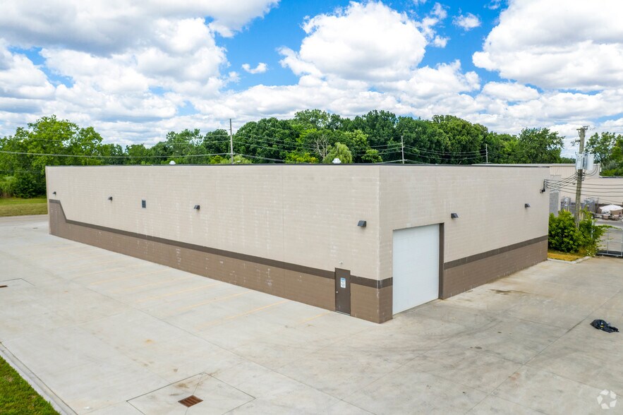More Photos Of 33620 Lipke St, Clinton Township Manufacturing For Sale