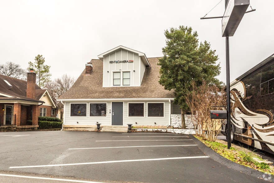 More Photos Of 2605 Westwood Dr, Nashville Showroom For Sale