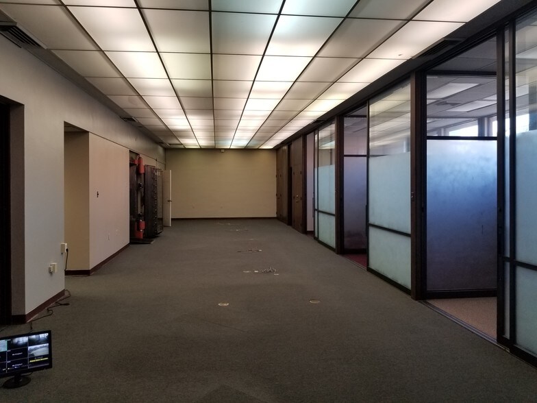 More Photos Of 700 Main St, Pineville Bank For Lease