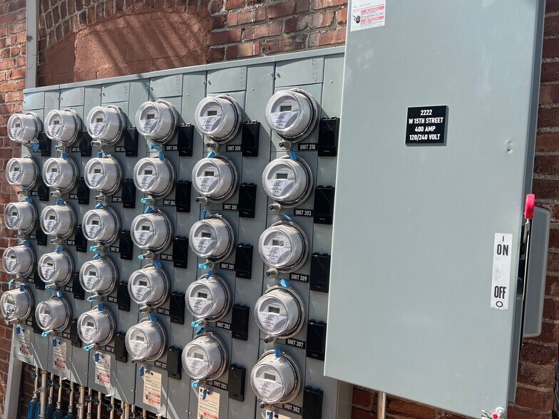 More Photos Of 2222 W 15th St, Los Angeles Apartments For Sale