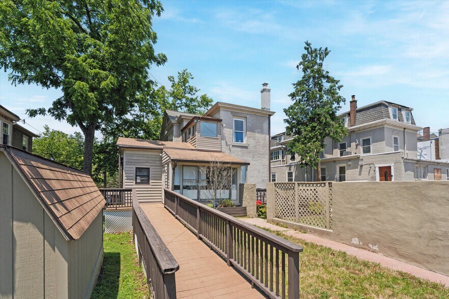 More Photos Of 18 W Evergreen Ave, Philadelphia Office Residential For Sale