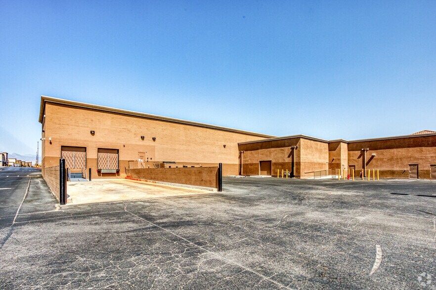 More Photos Of 1515-1711 W Craig Rd, North Las Vegas Unknown For Lease