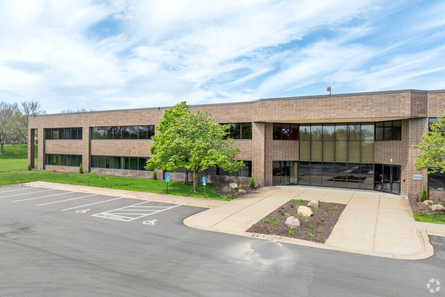 More Photos Of 10951 Bush Lake Rd, Bloomington Warehouse For Sale