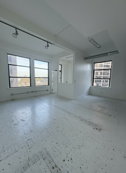 More Photos Of 40 Water St, New York Office Residential For Lease
