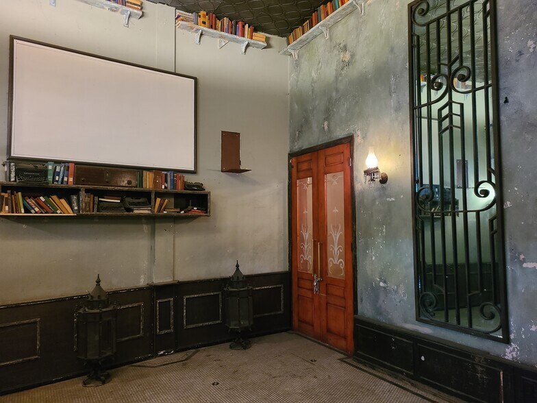 More Photos Of 6356 Hollywood Blvd, Los Angeles Storefront Retail Office For Lease