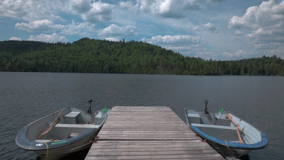 More Photos Of 1020 Ch Du Lac-Croche, Saint-come Sports And Entertainment For Sale