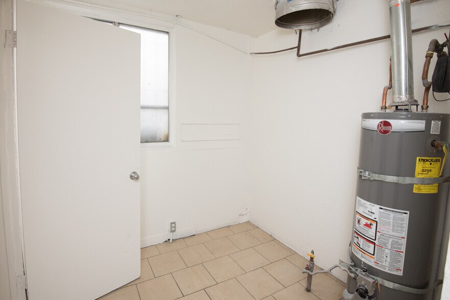 More Photos Of 5011 W Adams Blvd, Los Angeles Freestanding For Sale