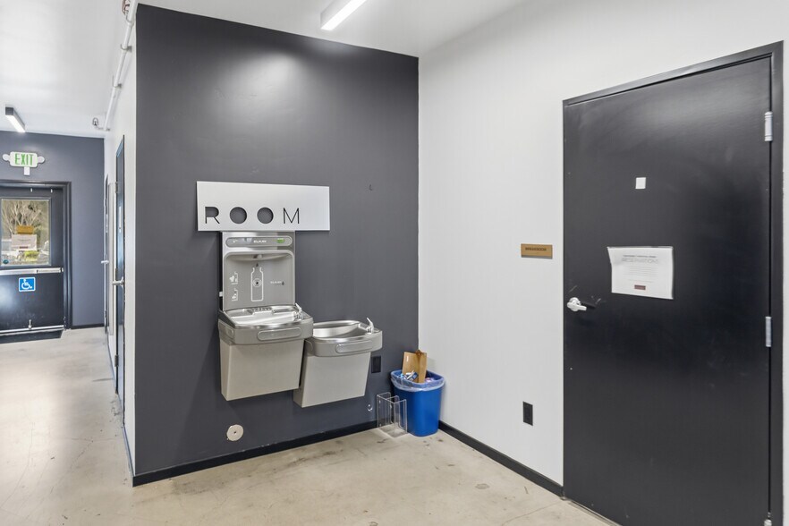 More Photos Of 4746 Soquel Dr, Soquel Storefront Retail Office For Sale