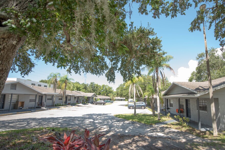 More Photos Of 1101 Tuskawilla Dr, Clearwater Apartments For Sale