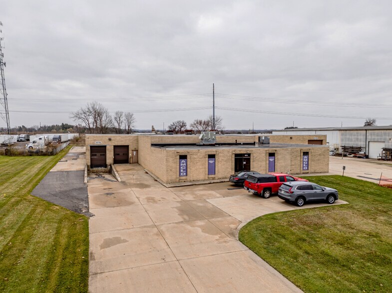 Primary Photo Of 9721 York Alpha Dr, North Royalton Manufacturing For Sale