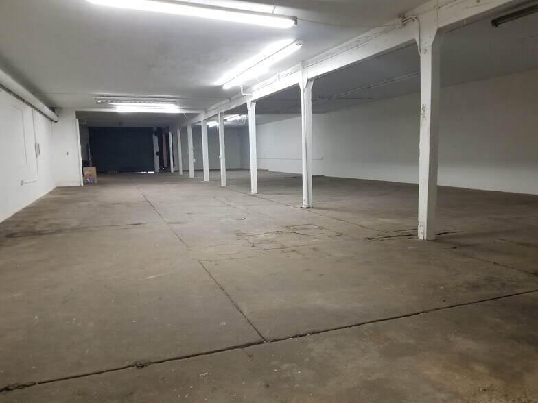 More Photos Of 425 E 58th St, Los Angeles Warehouse For Lease