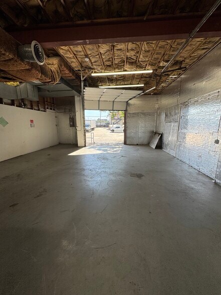 More Photos Of 1030 W Ellsworth Ave, Denver Distribution For Lease