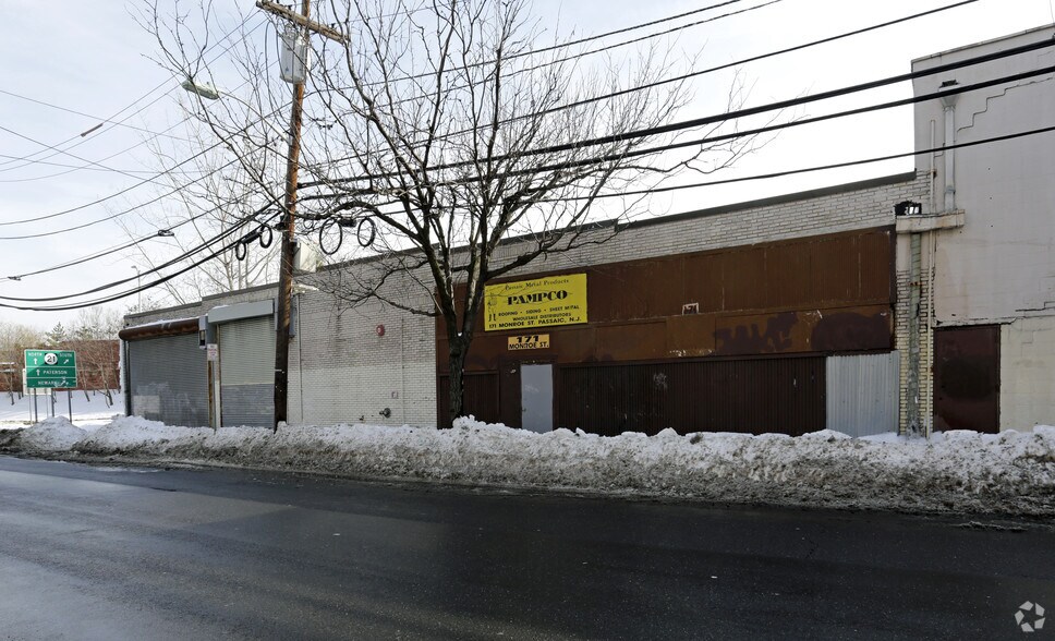 More Photos Of 171 Monroe St, Passaic Warehouse For Lease