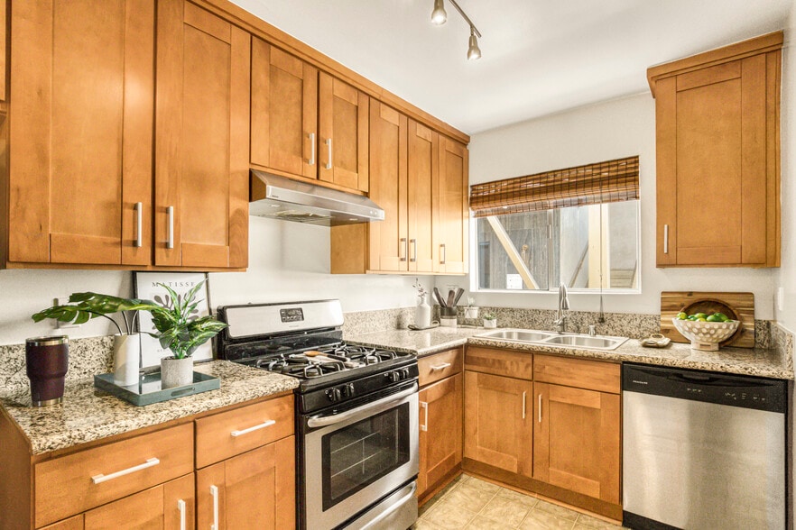 More Photos Of 1027 N Ogden Dr, Los Angeles Apartments For Sale