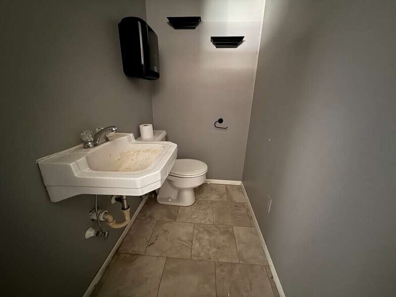 More Photos Of 211 S Main St, Atkinson Storefront Retail Residential For Sale