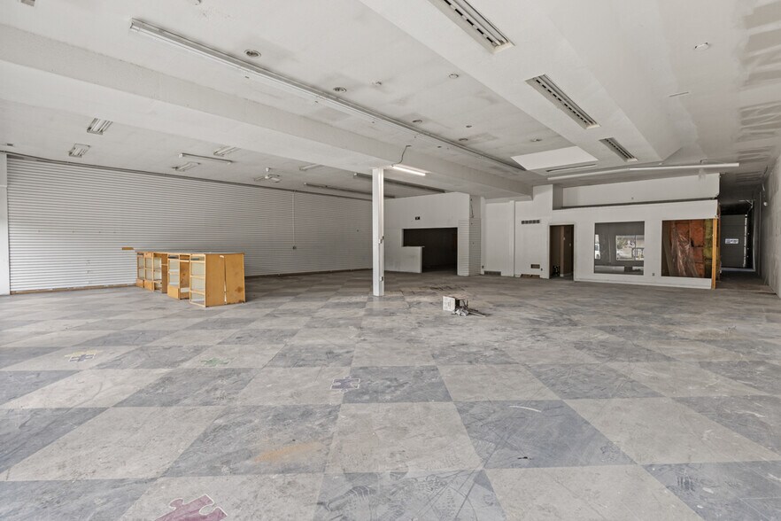 More Photos Of 4216 25 Av, Vernon Industrial For Lease