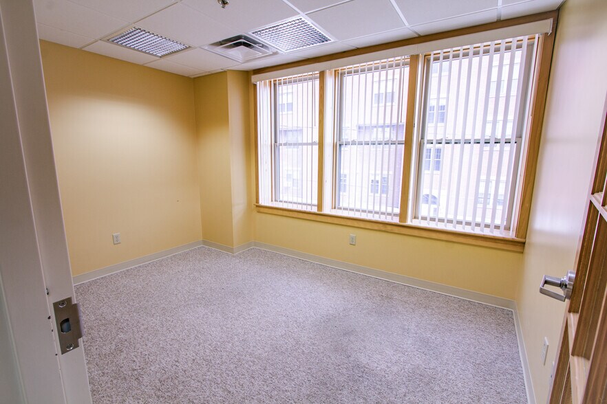 More Photos Of 9 May St, Bangor Medical For Sale