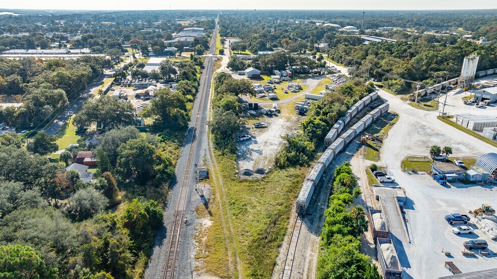 More Photos Of 200 Railroad Ave, Edgewater Service For Sale