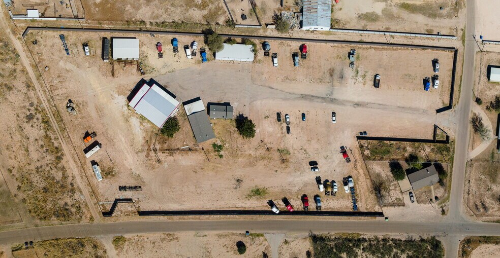 More Photos Of 11010 W Joan Dr, Odessa Warehouse For Lease