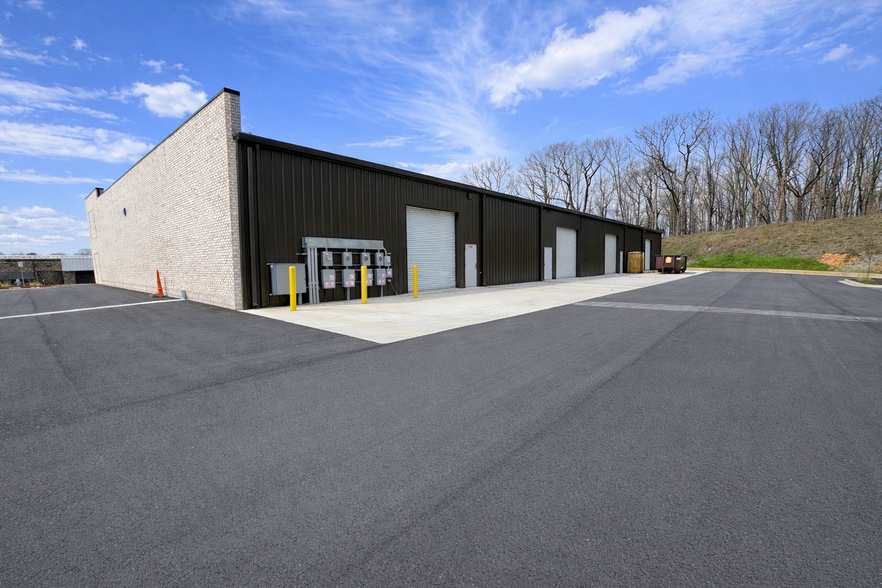 More Photos Of 4885 Warehouse Way, Cumming Showroom For Sale