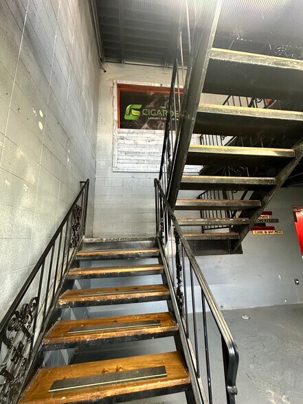 More Photos Of 2493 Broad Ave, Memphis Warehouse For Sale