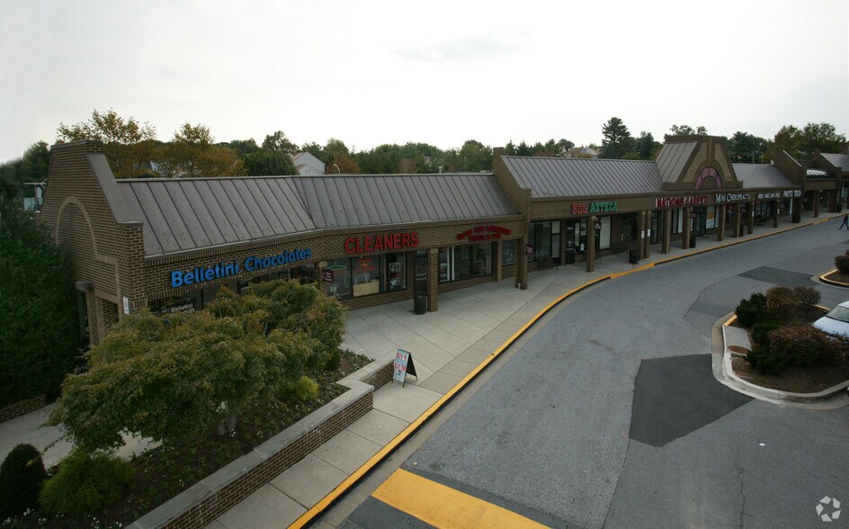 More Photos Of 18101-18181 Town Center Dr, Olney Unknown For Lease