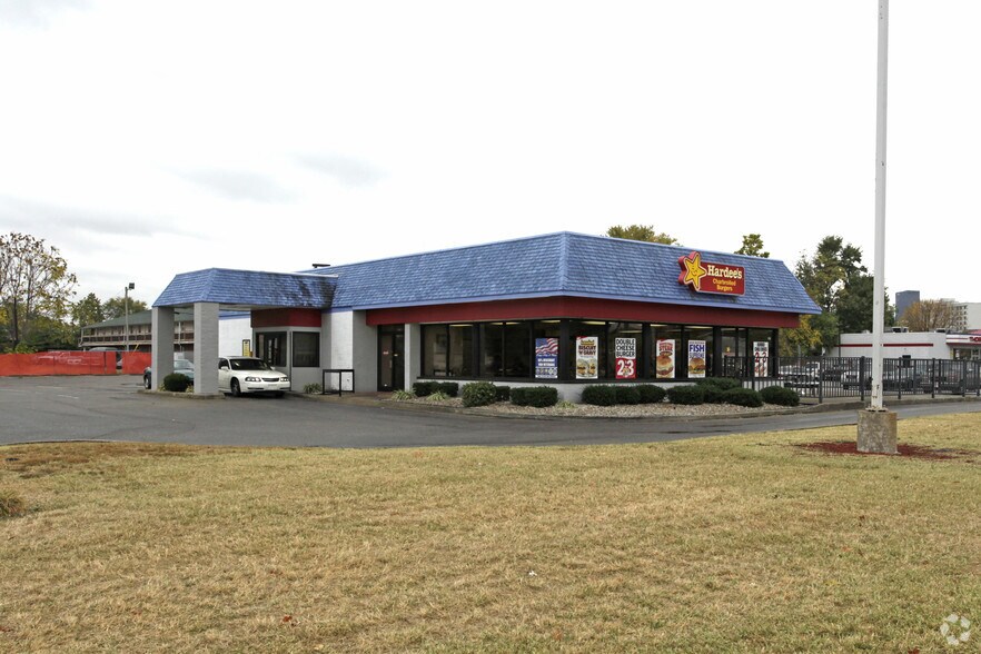 Primary Photo Of 301 W Court Ave, Jeffersonville Fast Food For Lease