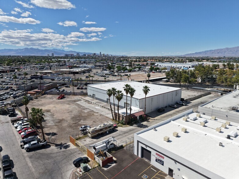 More Photos Of 3250 Palm Pky, Las Vegas Warehouse For Lease