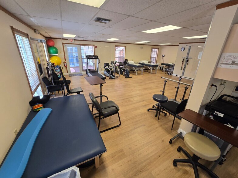 More Photos Of 7777 N University Dr, Tamarac Medical For Sale