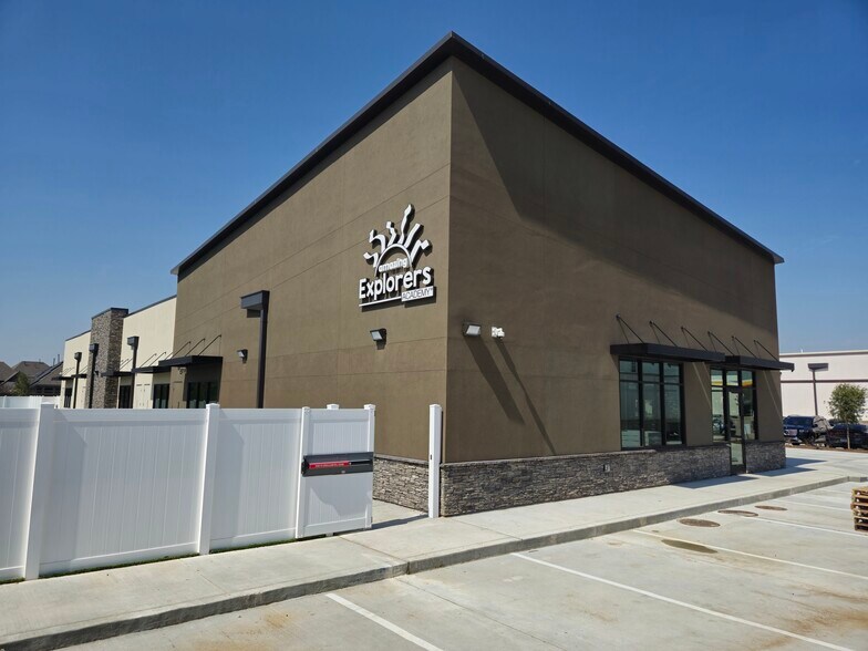 More Photos Of 6907 Peek Rd, Katy Daycare Center For Lease