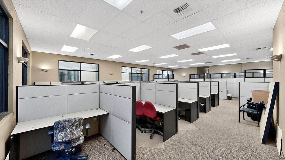 More Photos Of 1510 W Kettleman Ln, Lodi Office For Sale