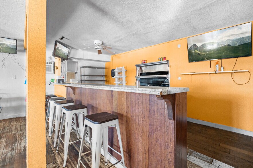 More Photos Of 1710 Second St, Pleasanton Restaurant For Sale