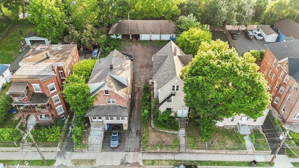 More Photos Of 445-451 Columbus Blvd, New Britain Apartments For Sale