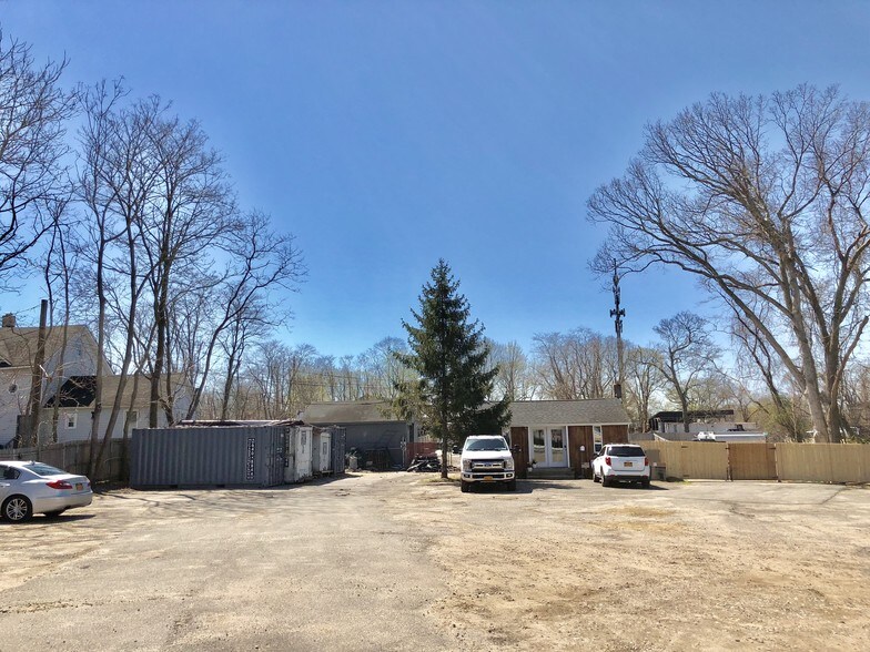 More Photos Of 96-122 Railroad Ave, Center Moriches Freestanding For Sale