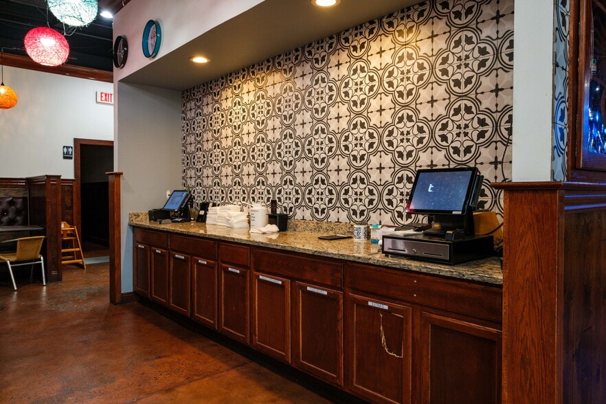 More Photos Of 1007 S Main St, Harrisonburg Restaurant For Lease